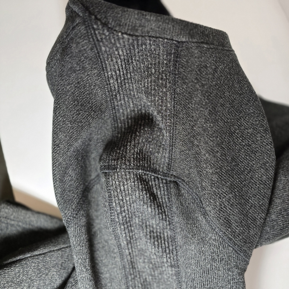 Men's Van Heusen Medium Dark Gray Sweater In Exce… - image 2